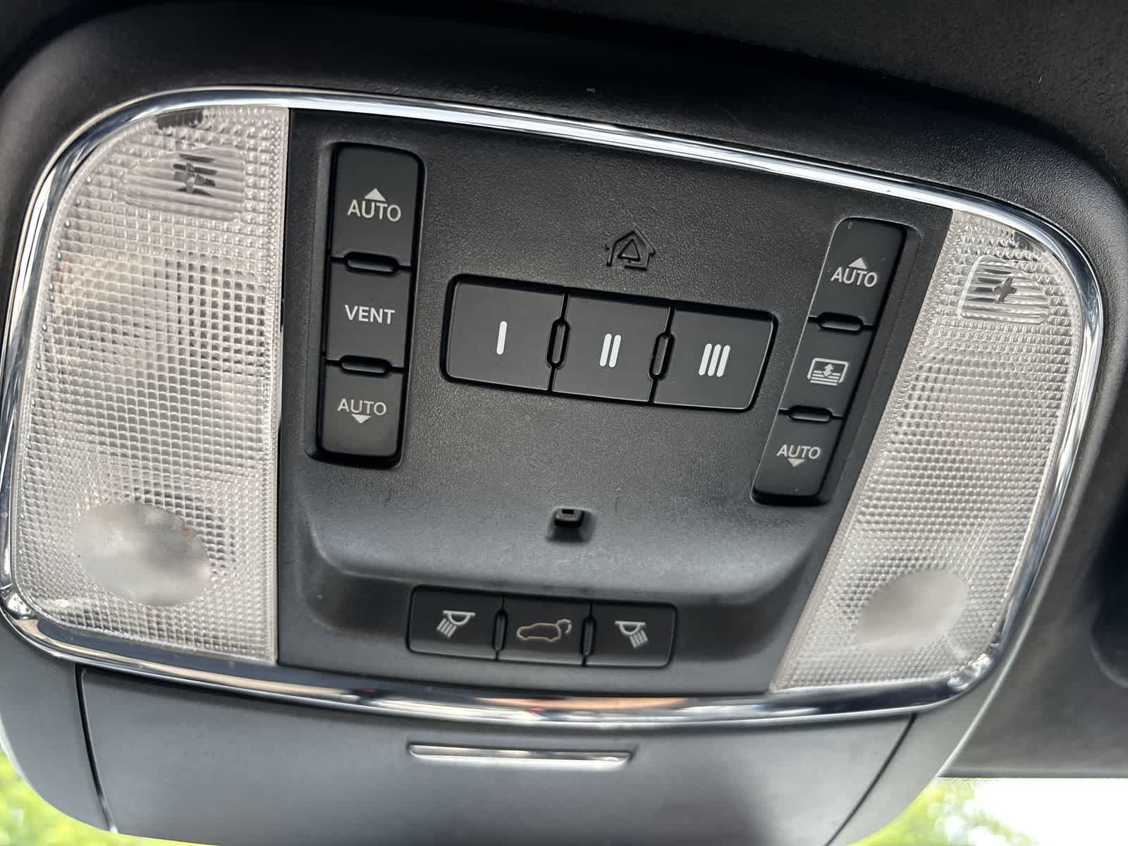 Thumbnail: 2015 Jeep Grand Cherokee - 27