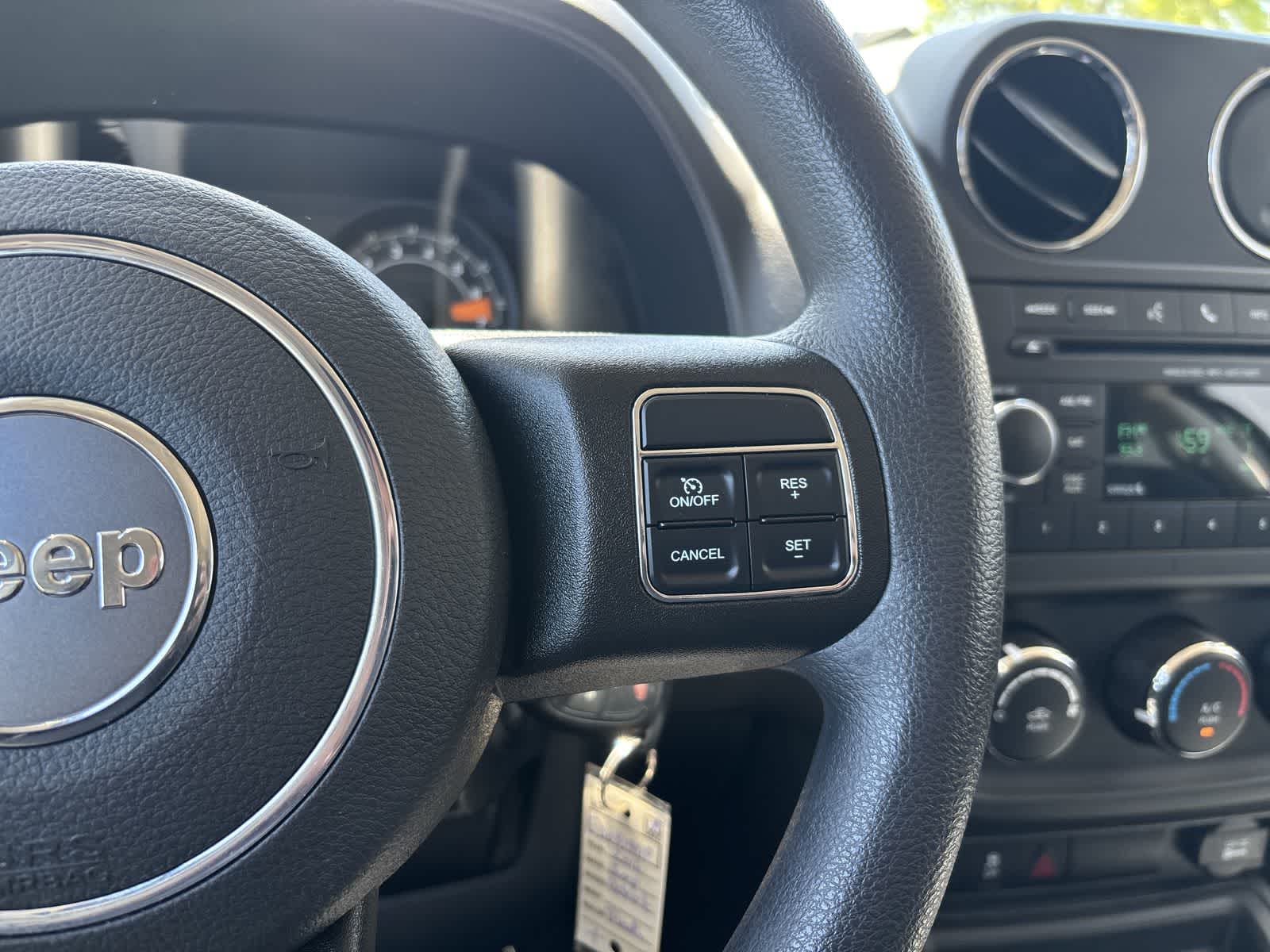 Thumbnail: 2016 Jeep Patriot - 15