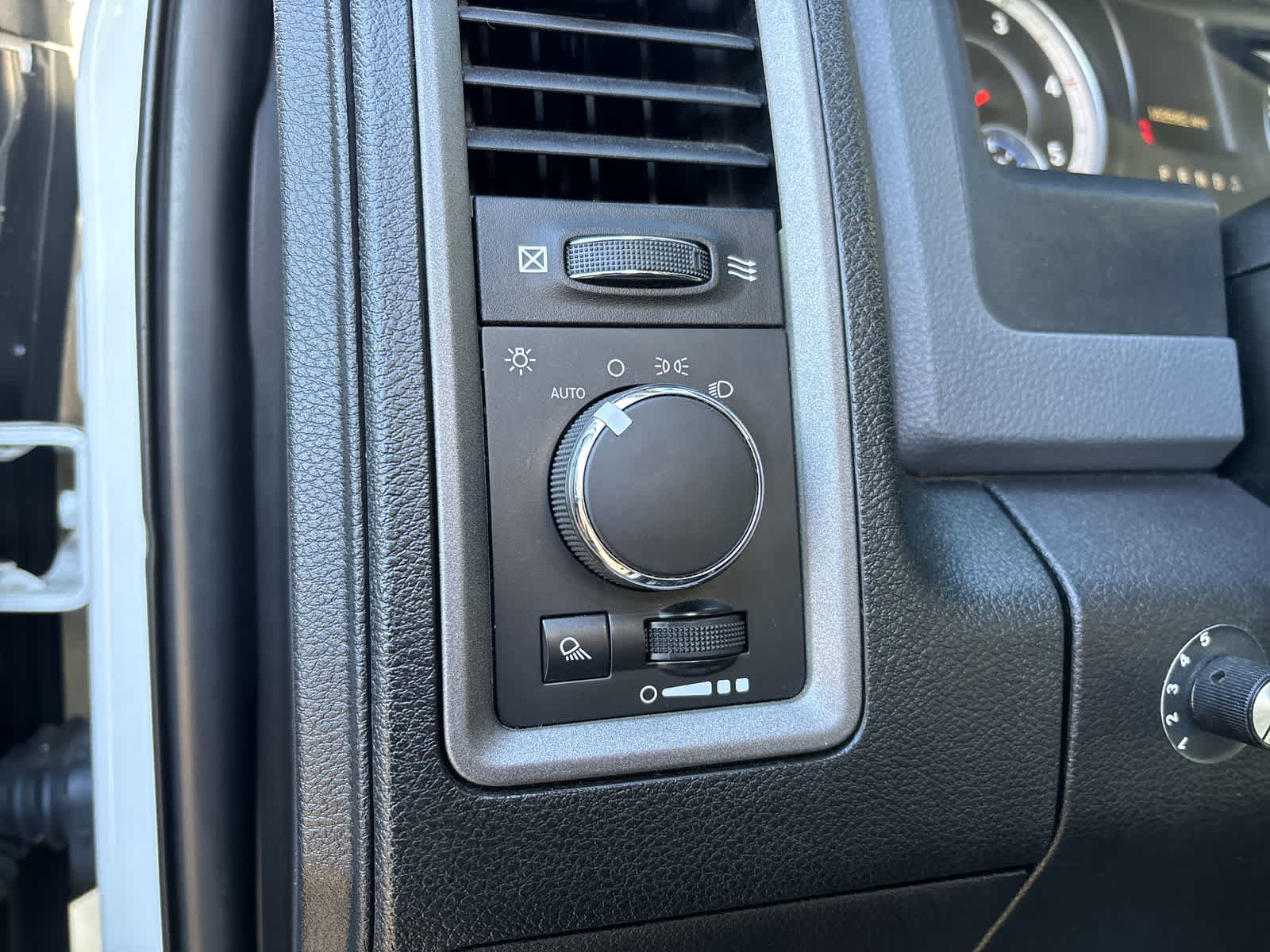 Thumbnail: 2014 RAM 3500 - 10