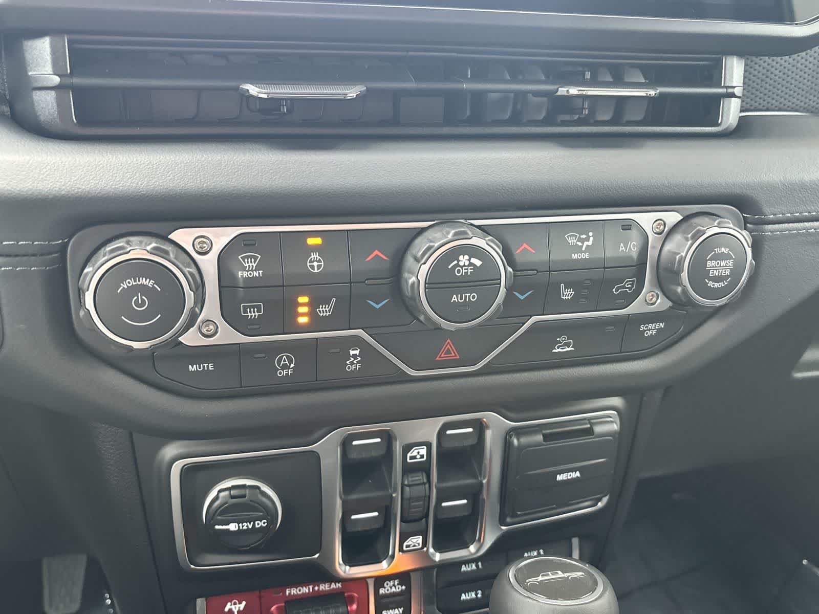 Thumbnail: 2026 Jeep Gladiator - 26