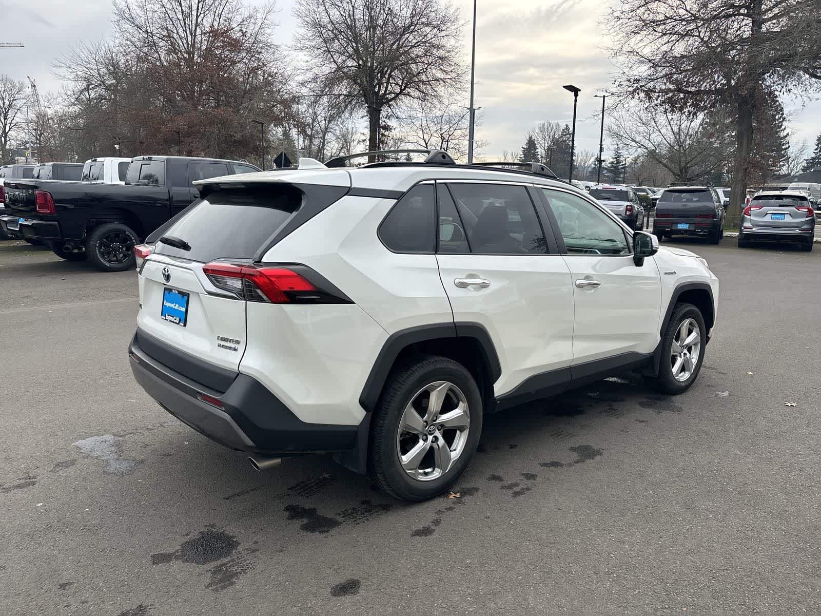 Thumbnail: 2020 Toyota RAV4 - 4