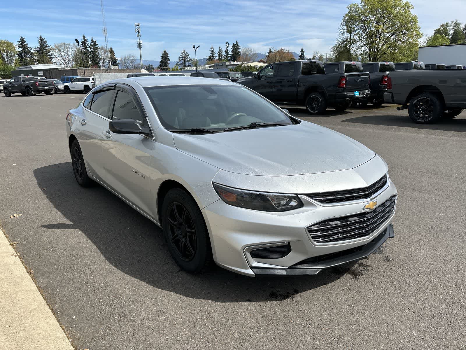 Thumbnail: 2018 Chevrolet Malibu - 6