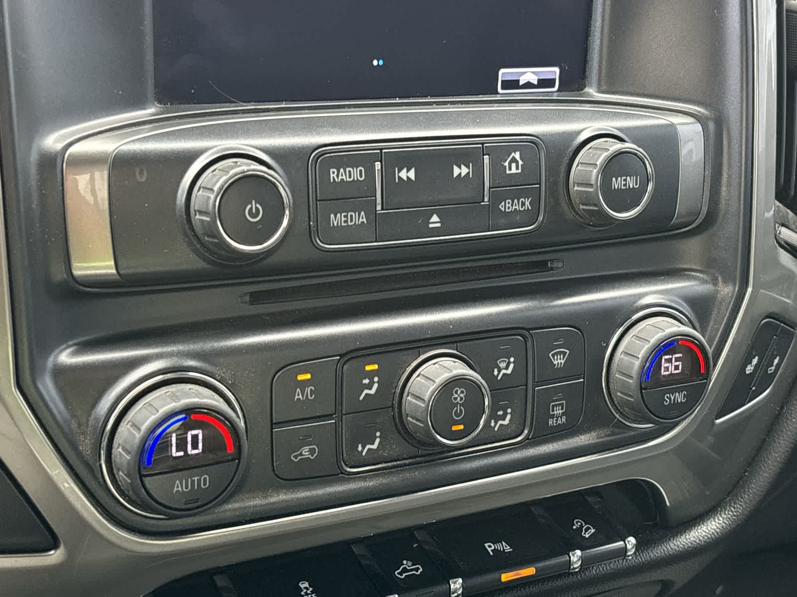 Thumbnail: 2018 Chevrolet Silverado 1500 - 21