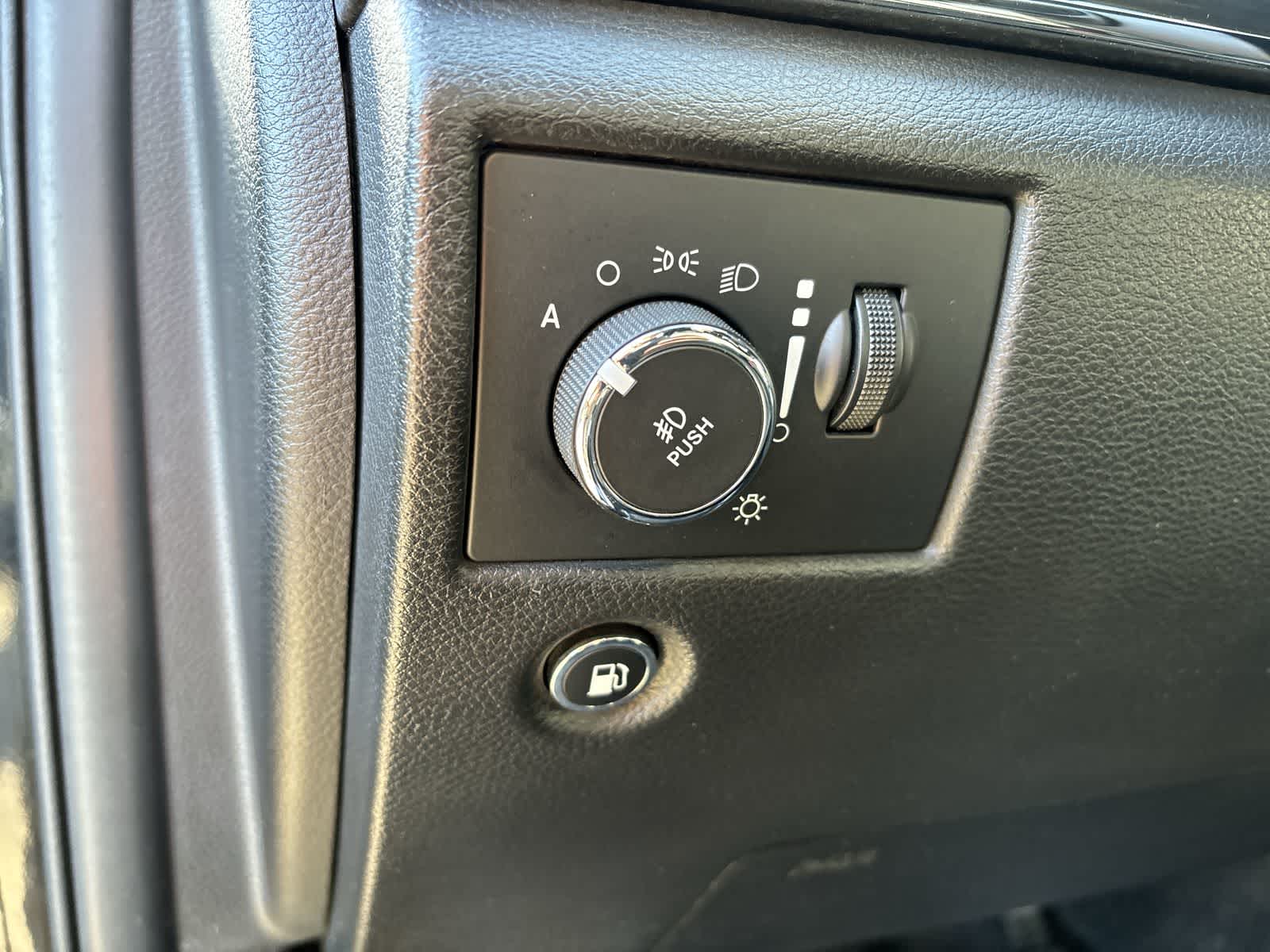 Thumbnail: 2021 Jeep Grand Cherokee - 9