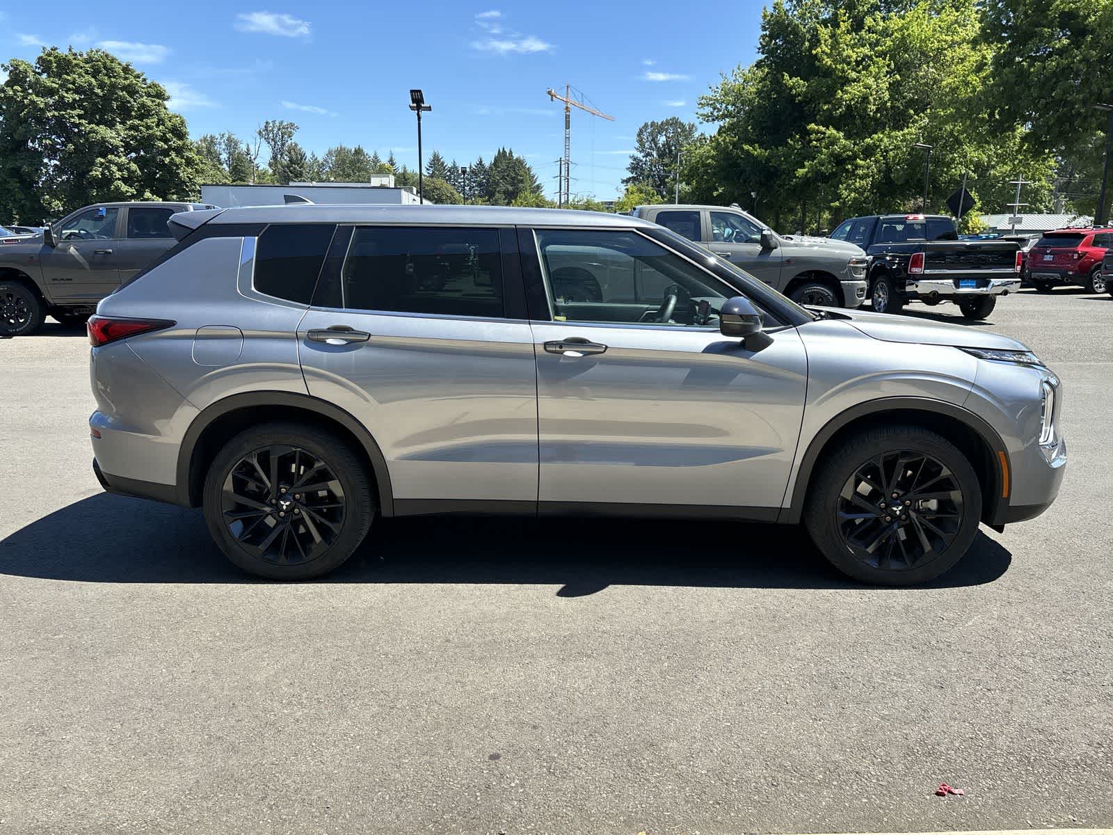 Thumbnail: 2022 Mitsubishi Outlander - 5