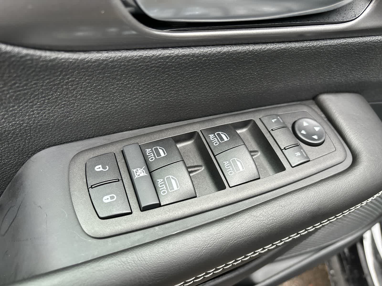 Thumbnail: 2026 Chrysler Pacifica - 11