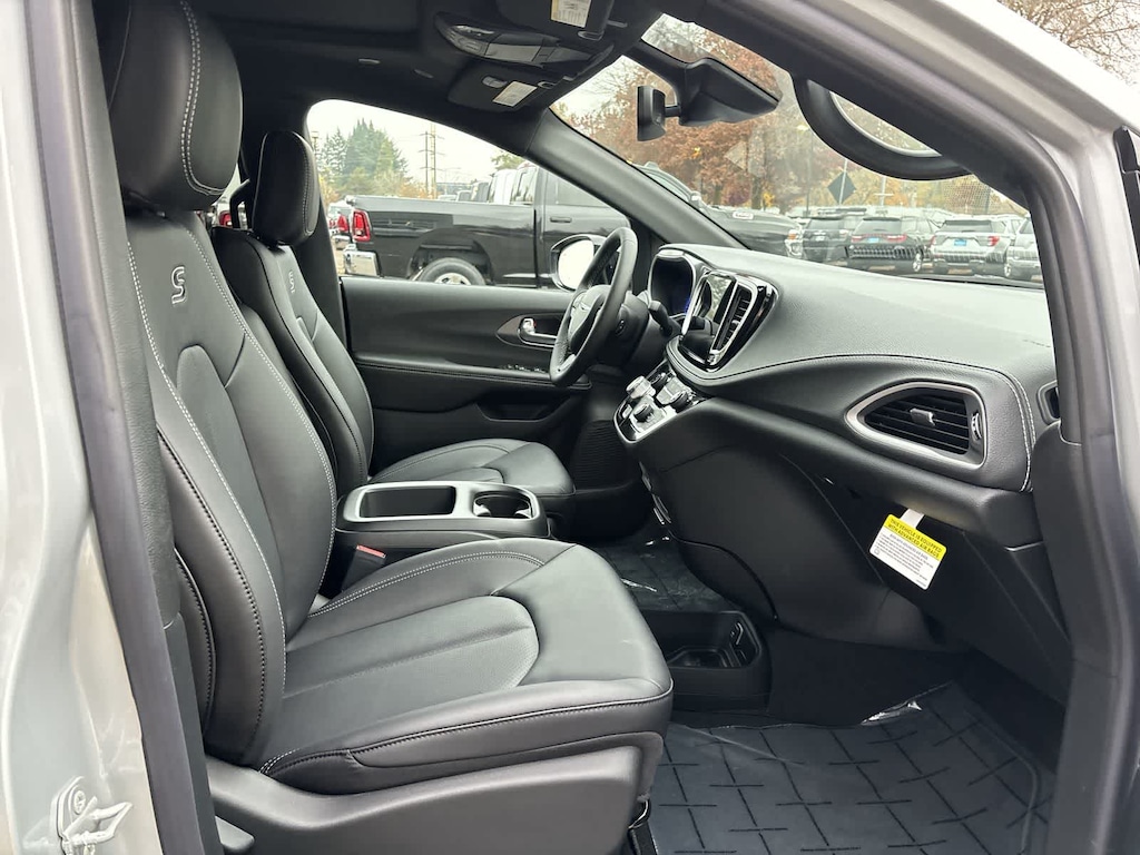 New 2026 Chrysler Pacifica Select Passenger Van