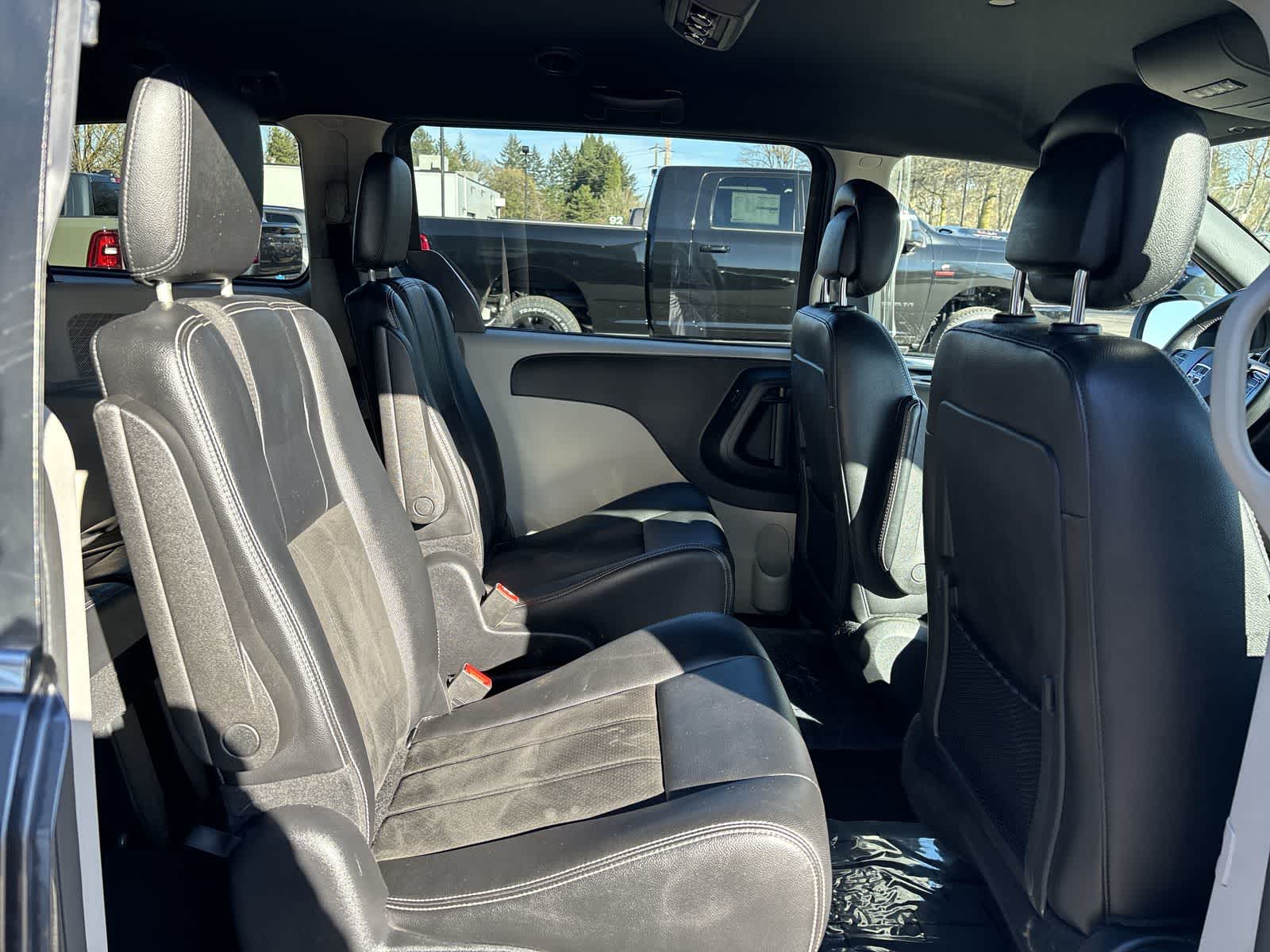 Thumbnail: 2019 Dodge Grand Caravan - 8