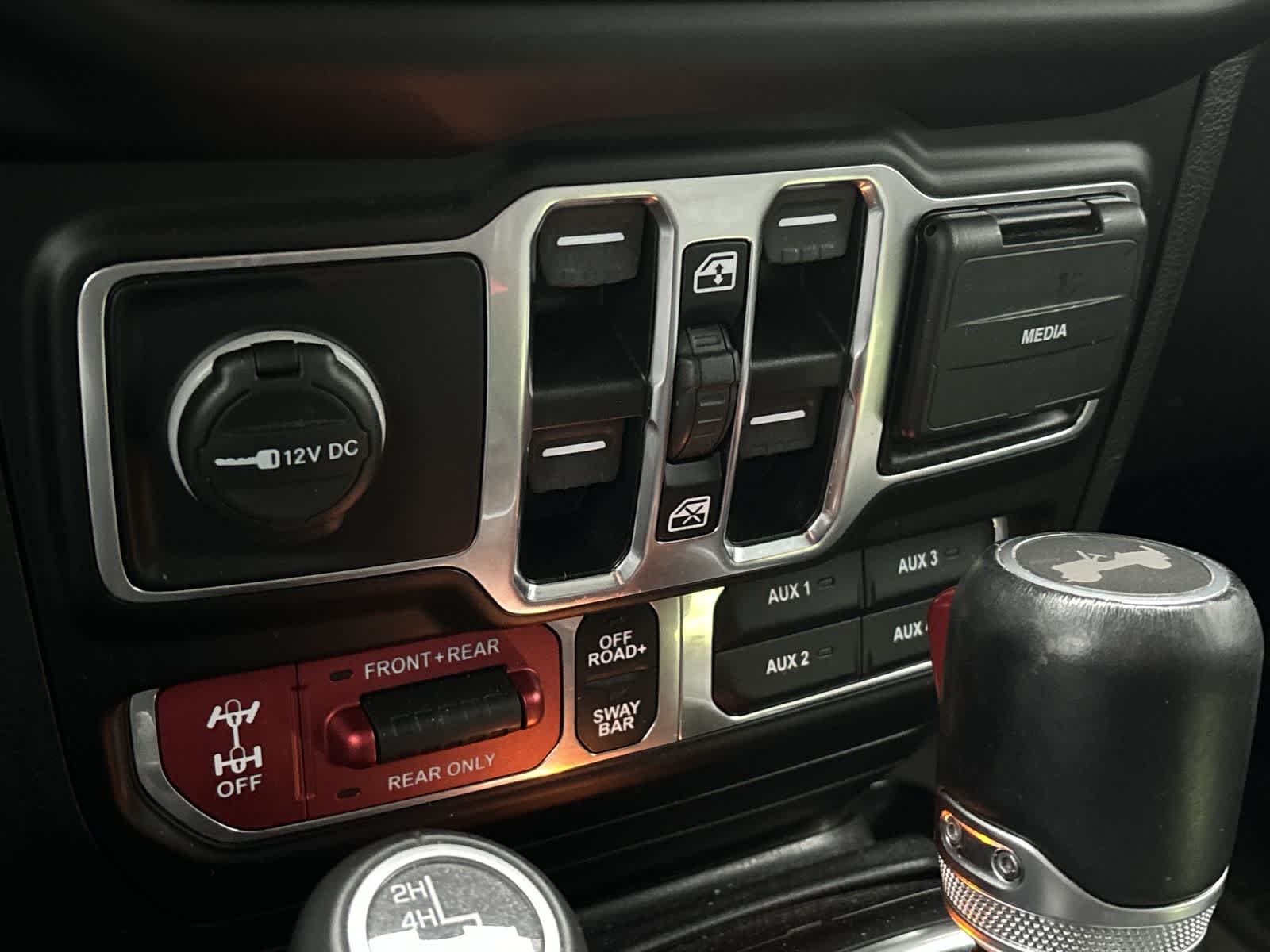 Thumbnail: 2021 Jeep Wrangler - 23