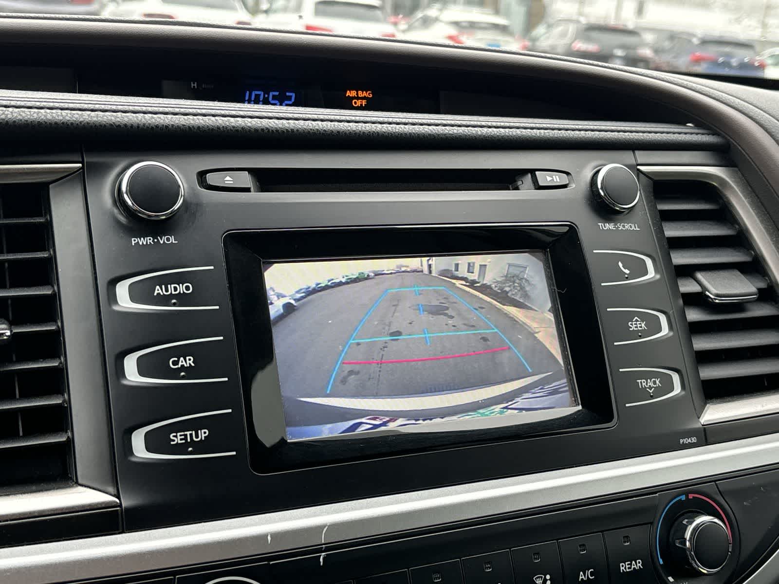 Thumbnail: 2014 Toyota Highlander - 18