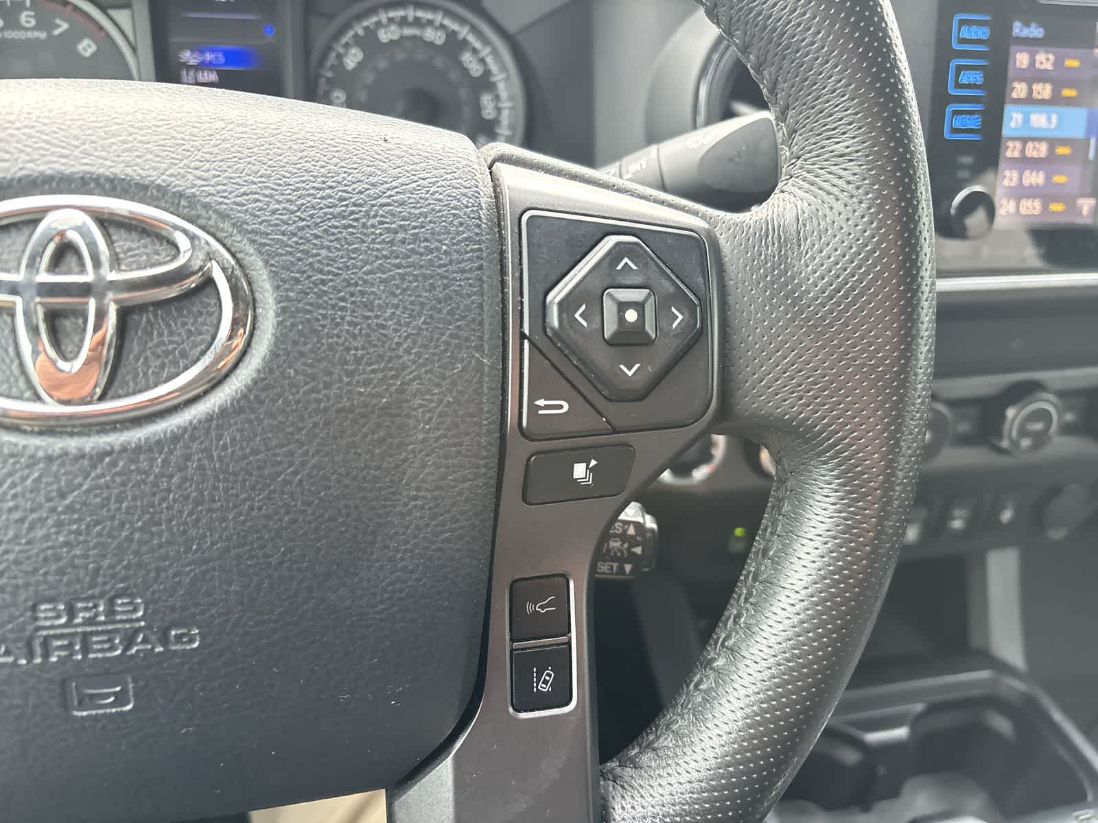 Thumbnail: 2019 Toyota Tacoma - 10