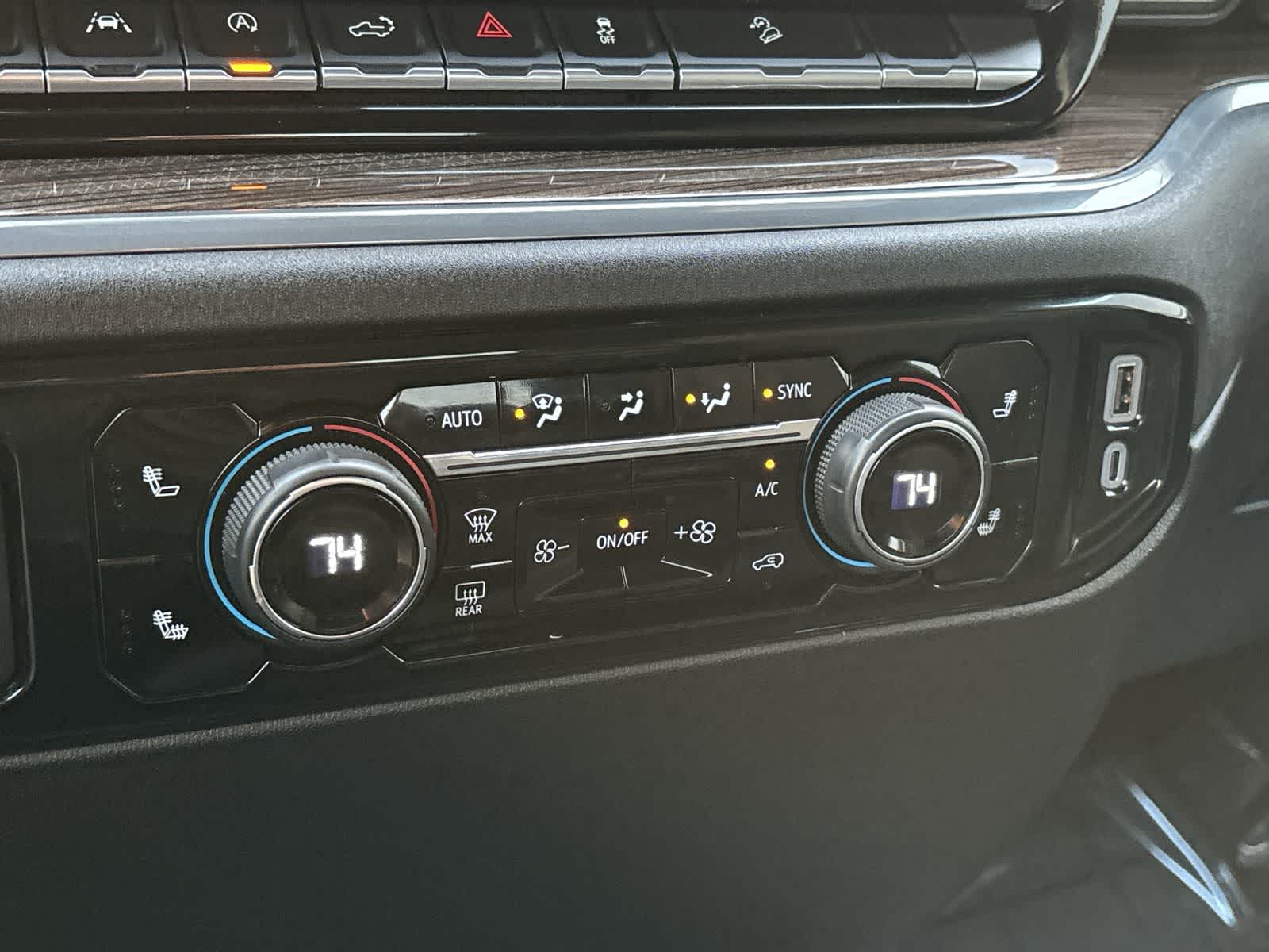 Thumbnail: 2024 Chevrolet Silverado 1500 - 26