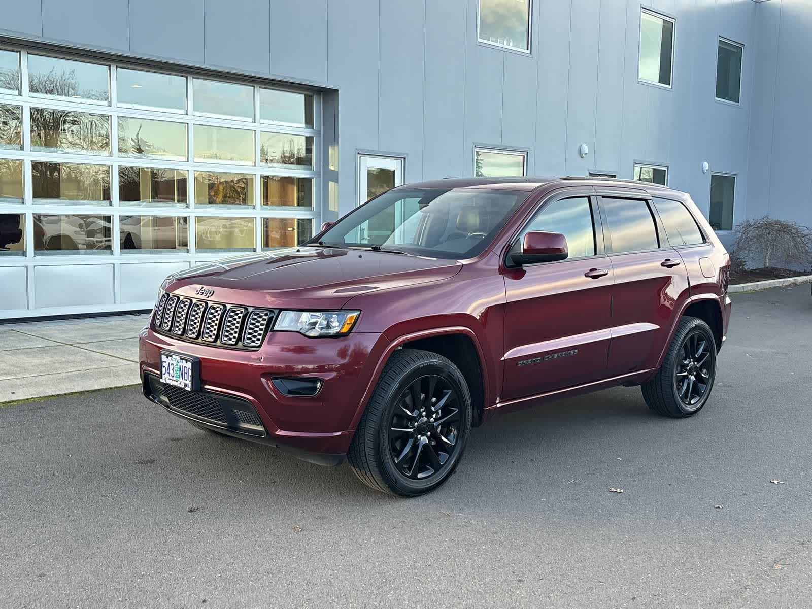 Thumbnail: 2019 Jeep Grand Cherokee - 1
