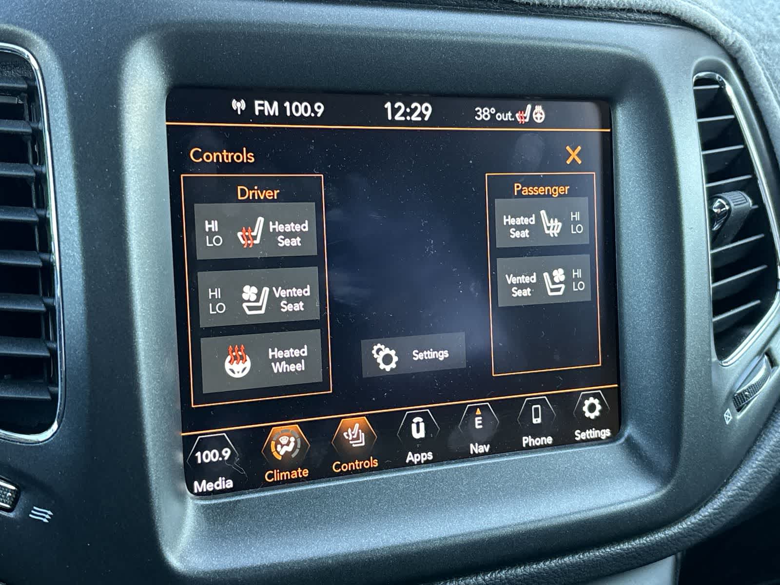 Thumbnail: 2021 Jeep Compass - 12