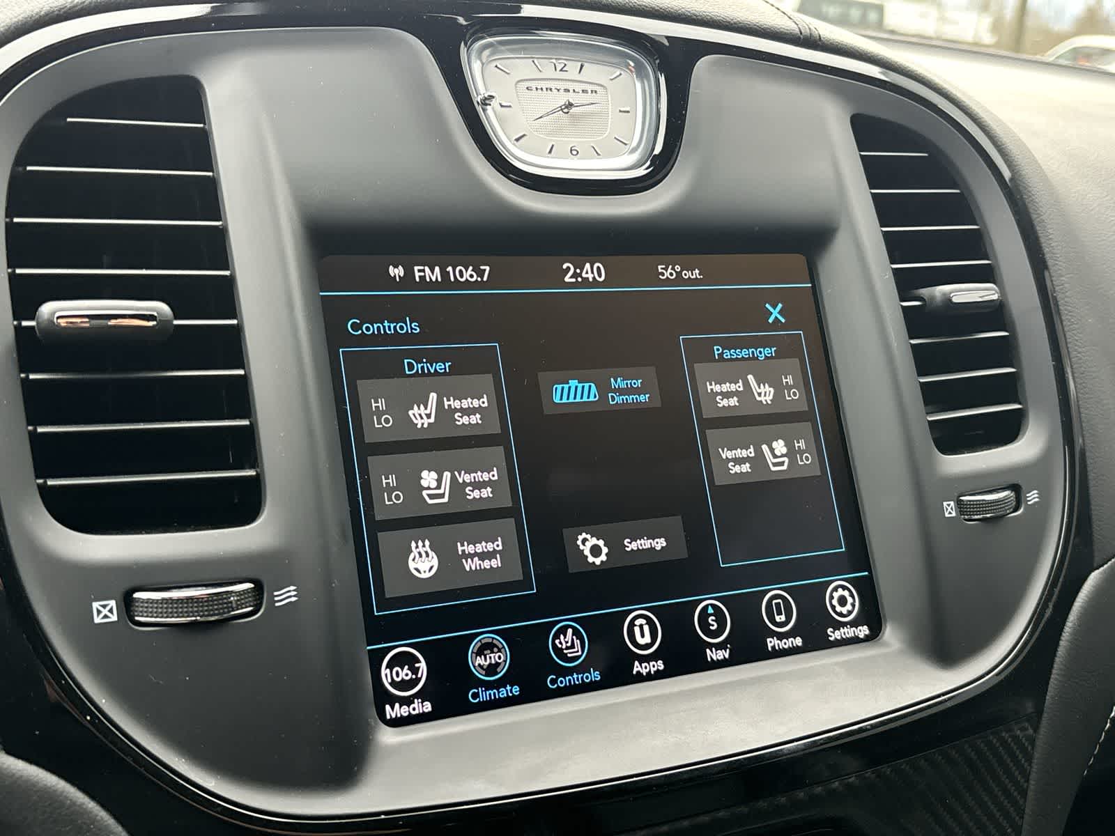 Thumbnail: 2023 Chrysler 300 - 15