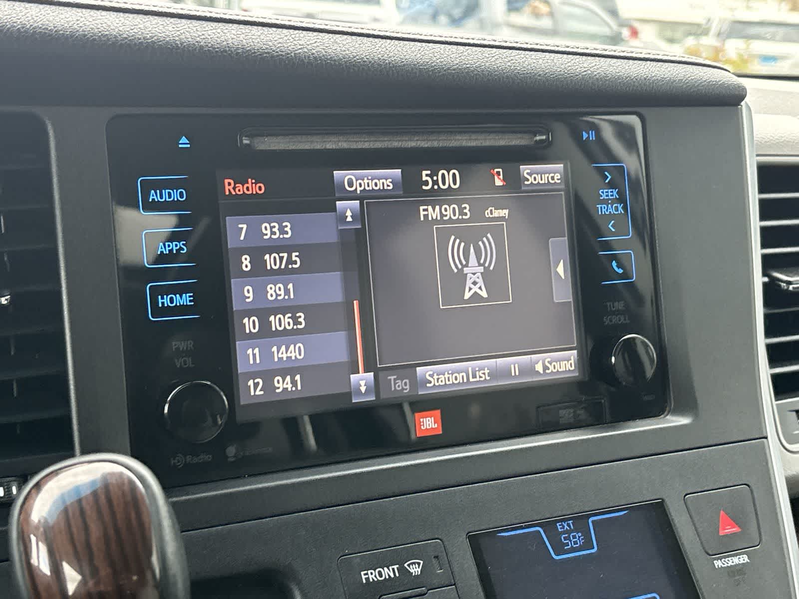 Thumbnail: 2015 Toyota Sienna - 12