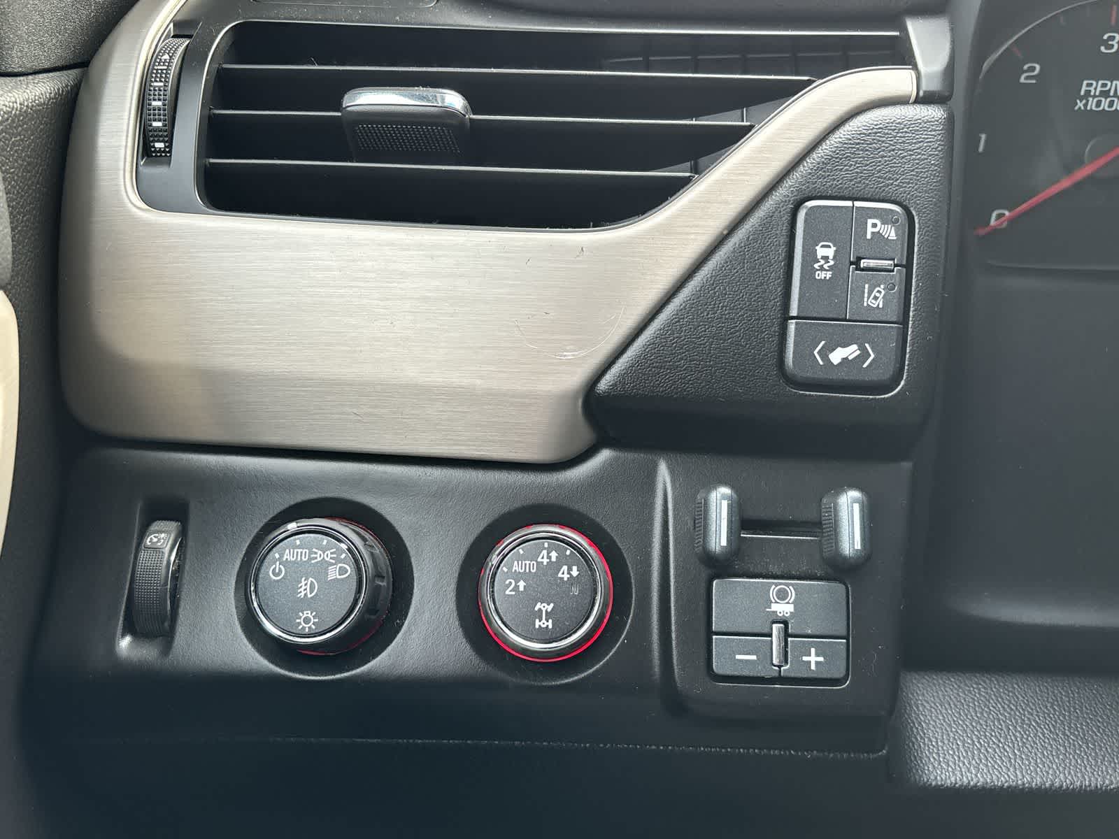 Thumbnail: 2015 GMC Yukon - 9