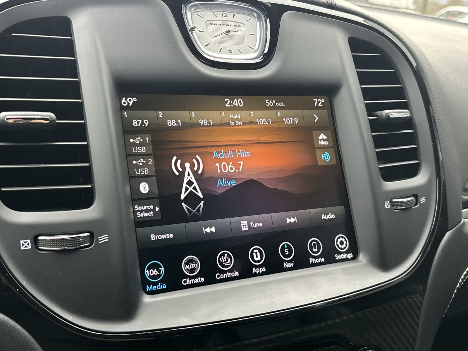 Thumbnail: 2023 Chrysler 300 - 13