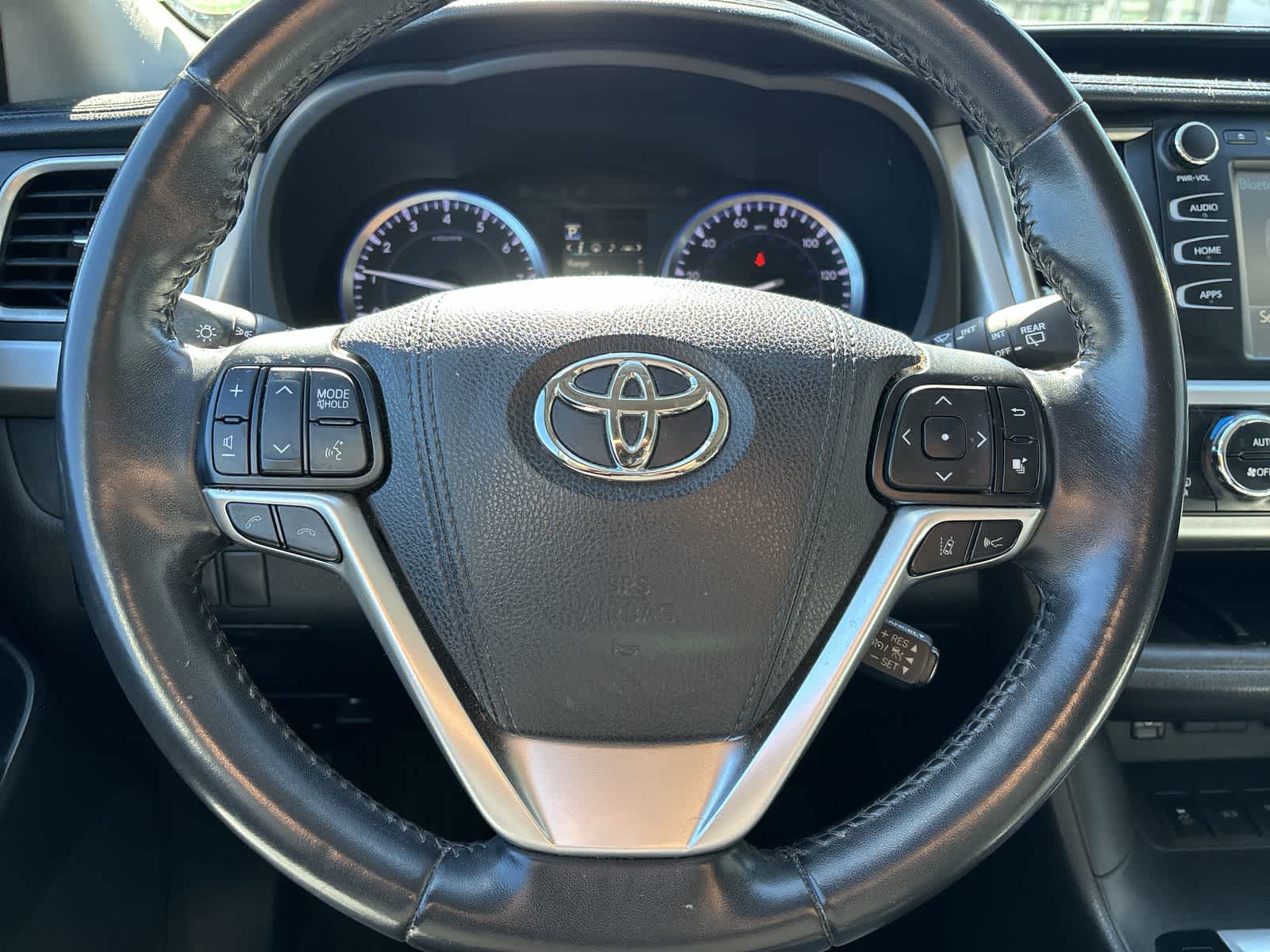 Thumbnail: 2017 Toyota Highlander - 8