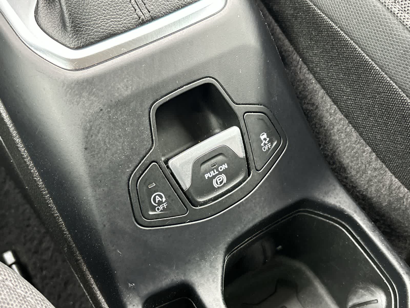 Thumbnail: 2023 Jeep Renegade - 27