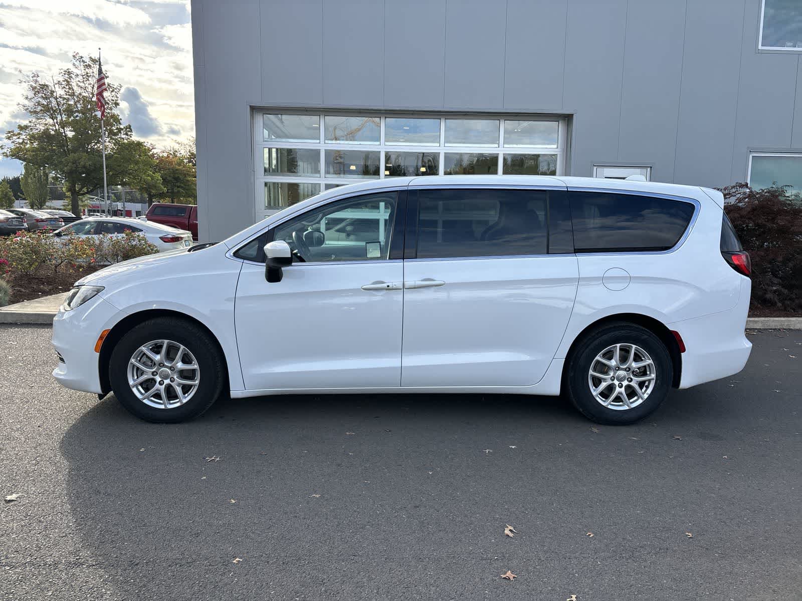 Thumbnail: 2020 Chrysler Voyager - 2