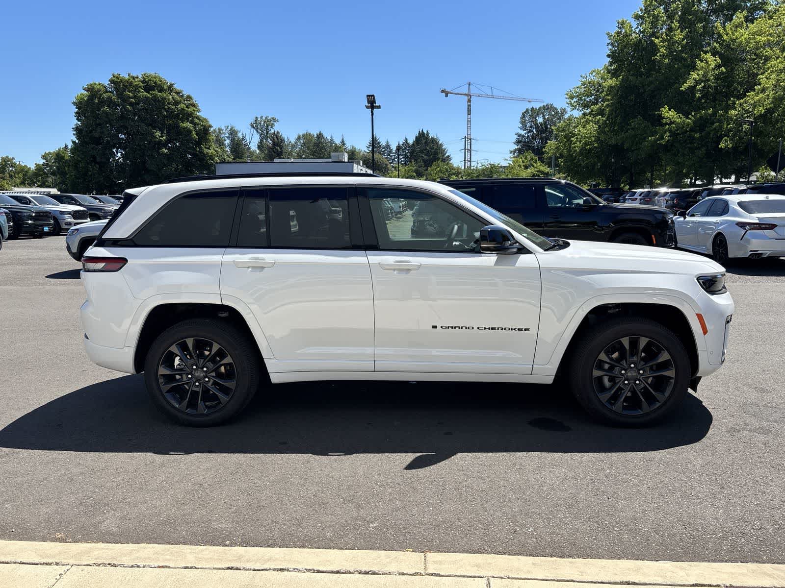 Thumbnail: 2026 Jeep Grand Cherokee - 6