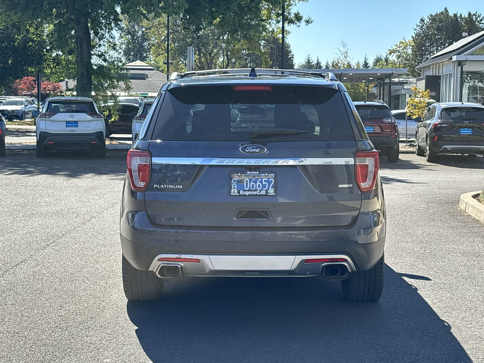 2016 Ford Explorer Platinum photo 4