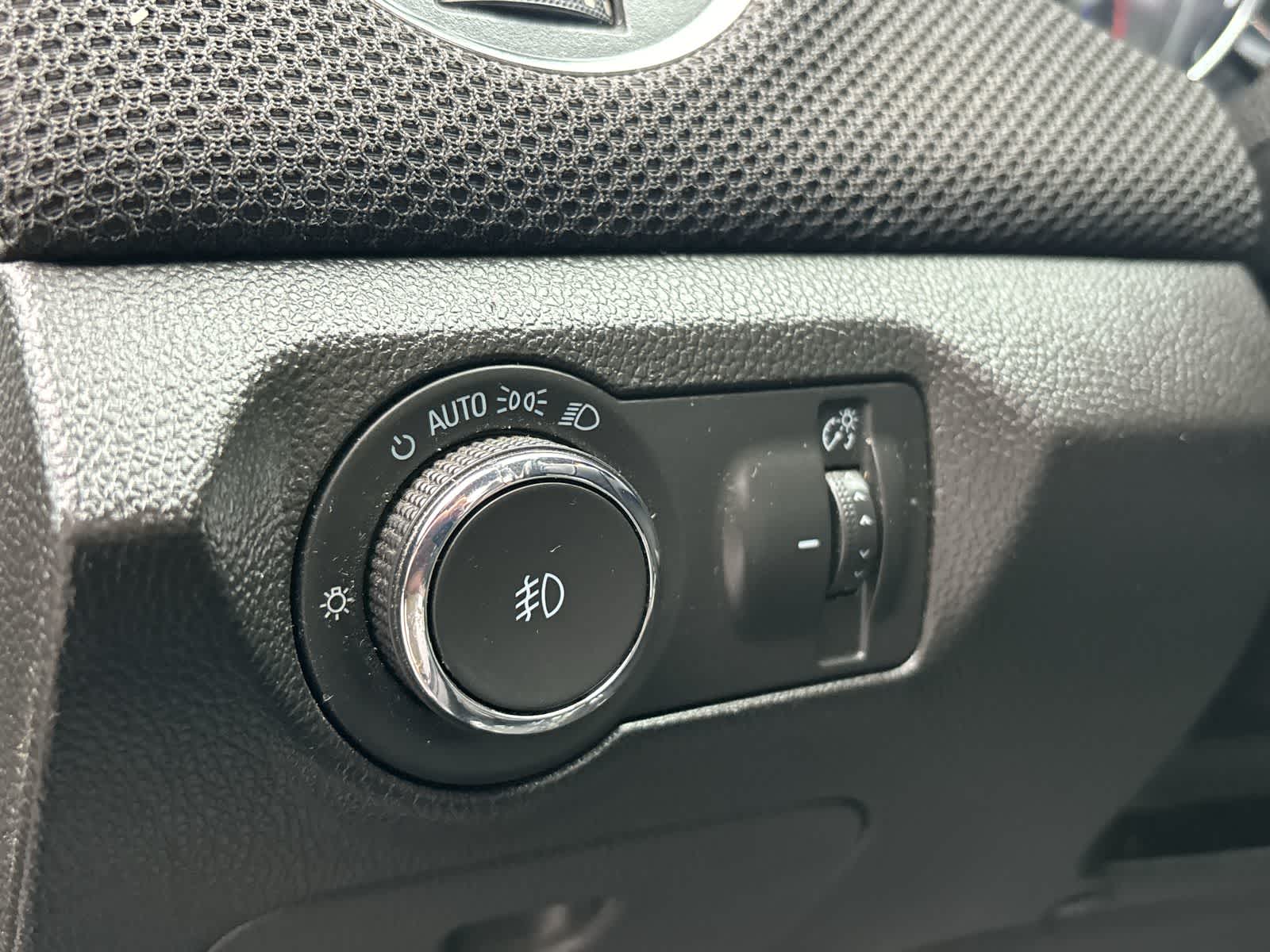 Thumbnail: 2016 Chevrolet Cruze - 9