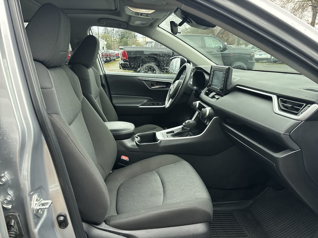 Used 2022 Toyota RAV4 XLE SUV