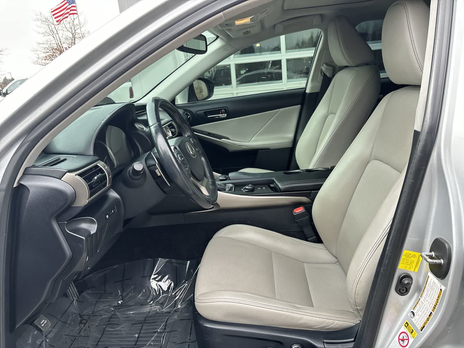 Thumbnail: 2014 Lexus IS - 7