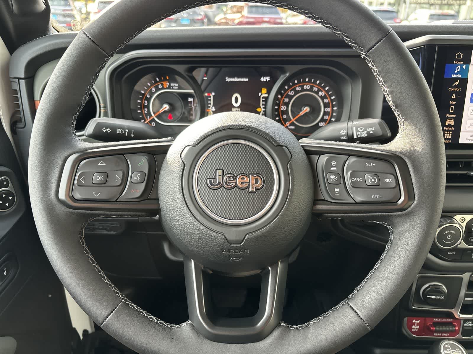 Thumbnail: 2025 Jeep Gladiator - 14