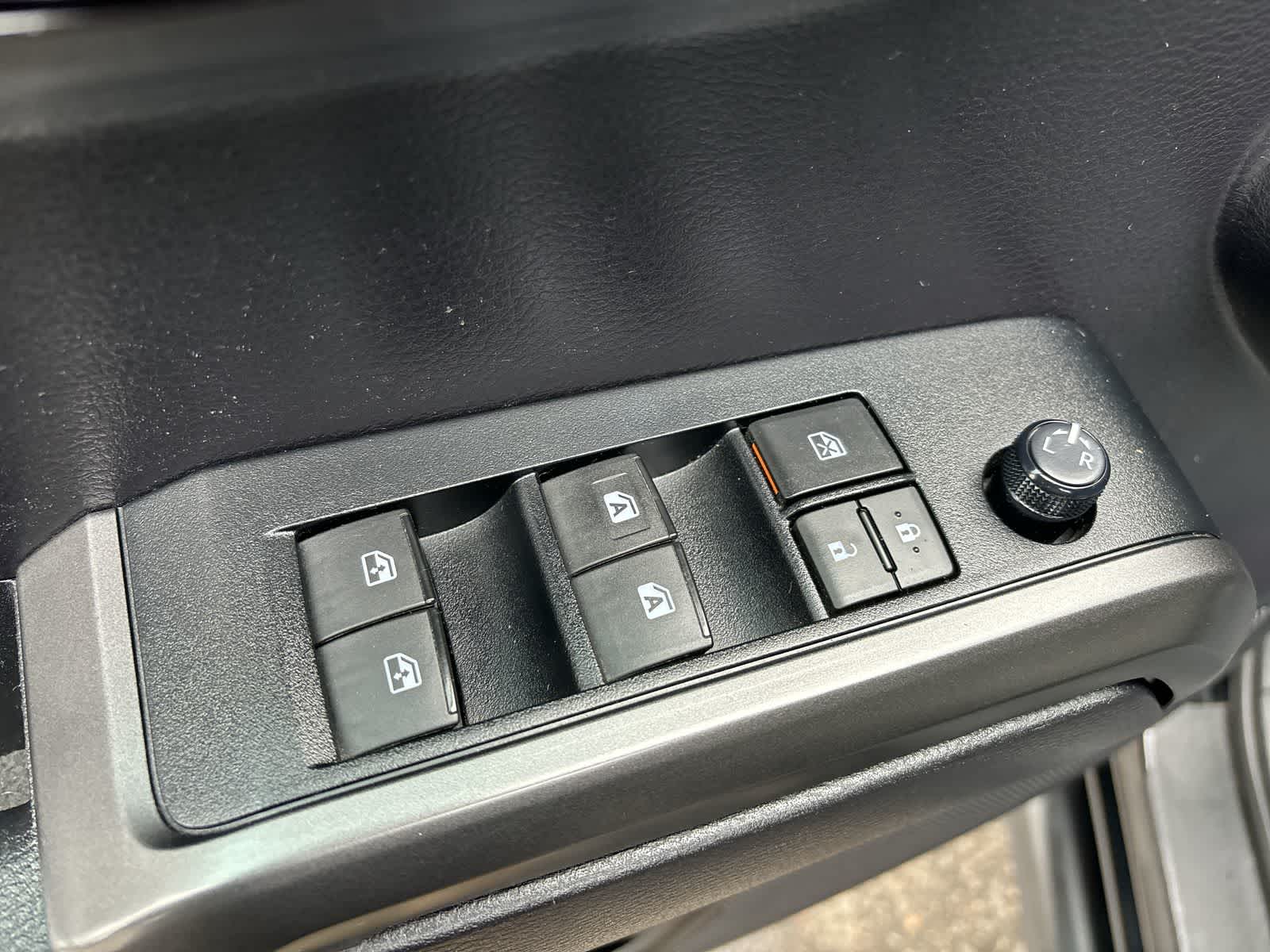 Thumbnail: 2020 Toyota Tacoma - 9