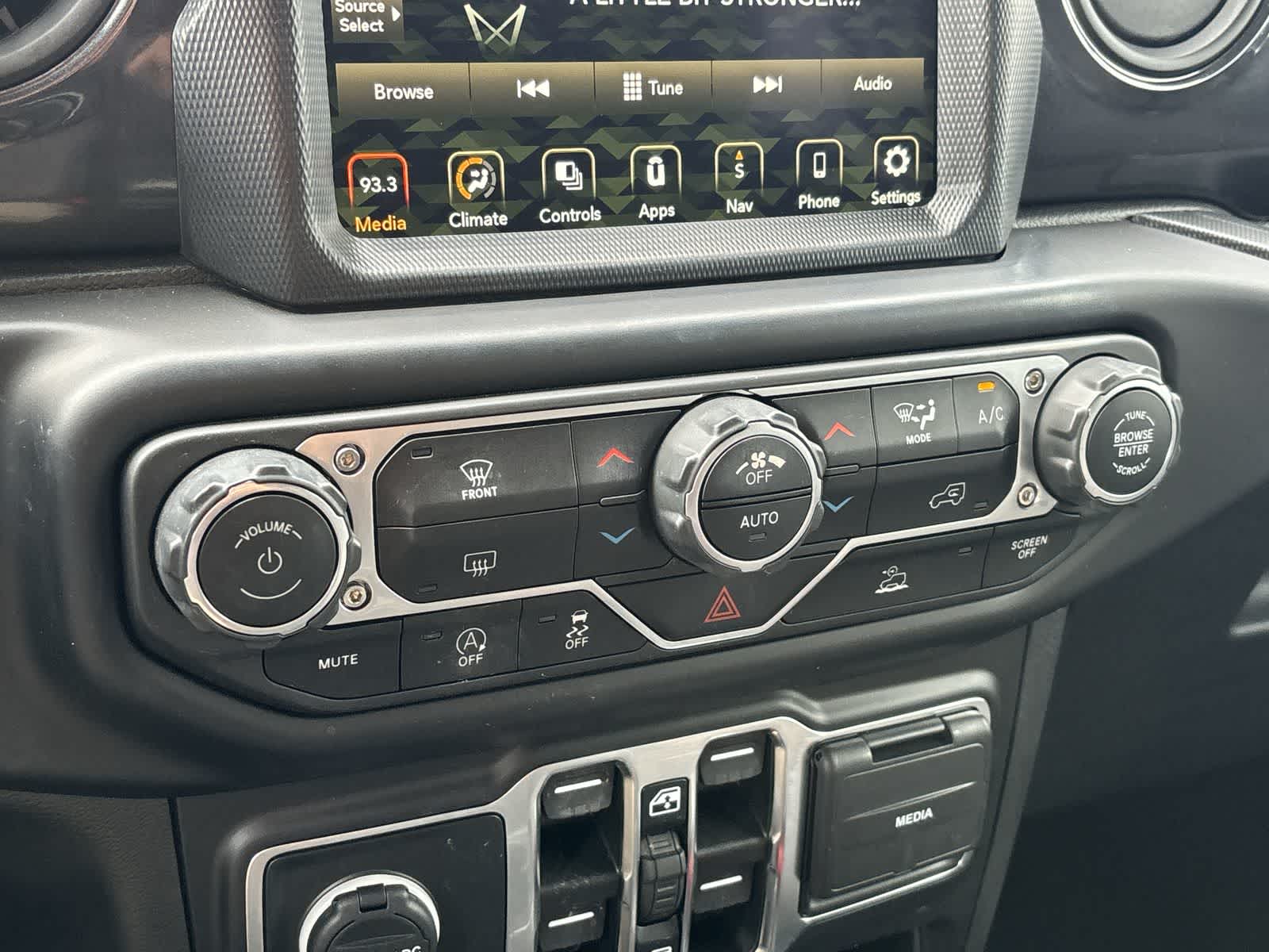 Thumbnail: 2023 Jeep Wrangler - 26