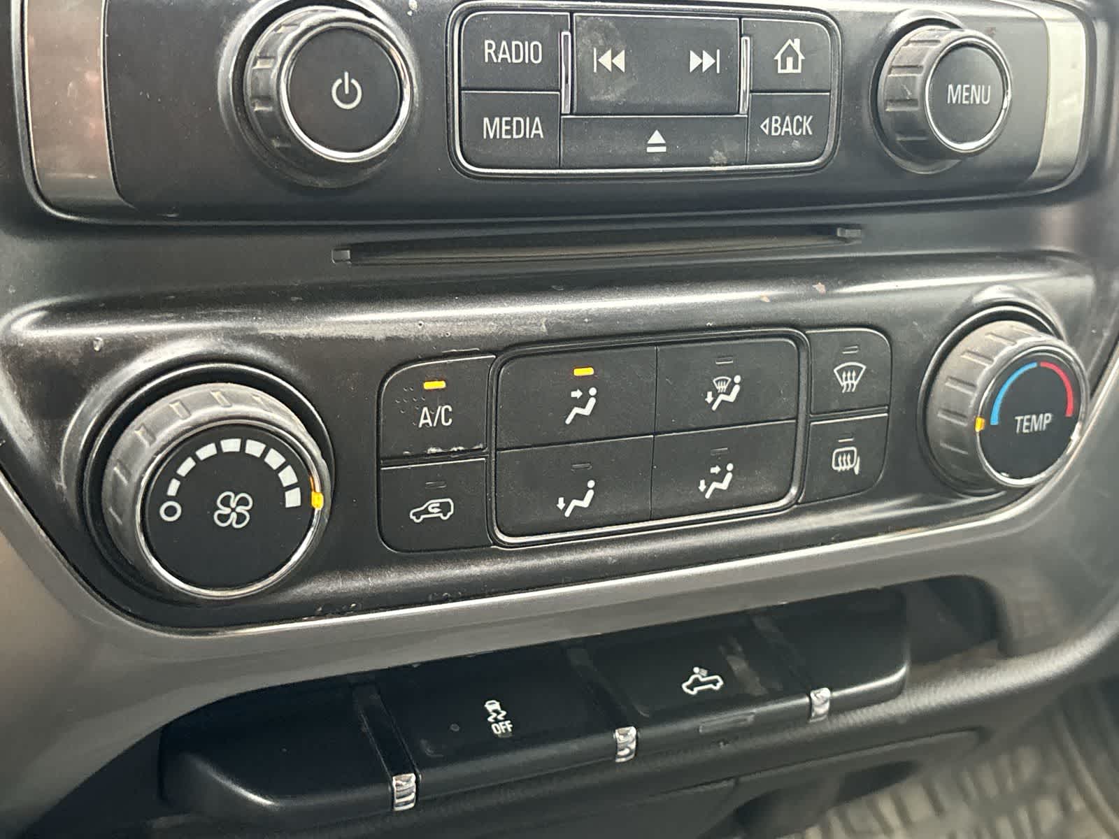 Thumbnail: 2016 Chevrolet Silverado 1500 - 22