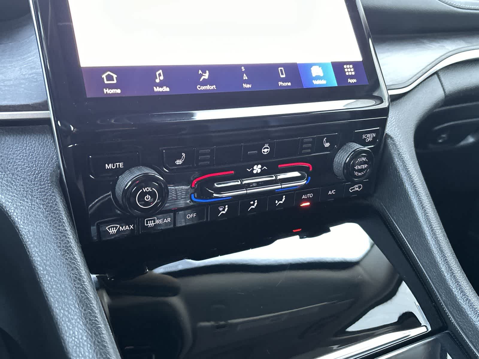 Thumbnail: 2024 Jeep Grand Cherokee - 23