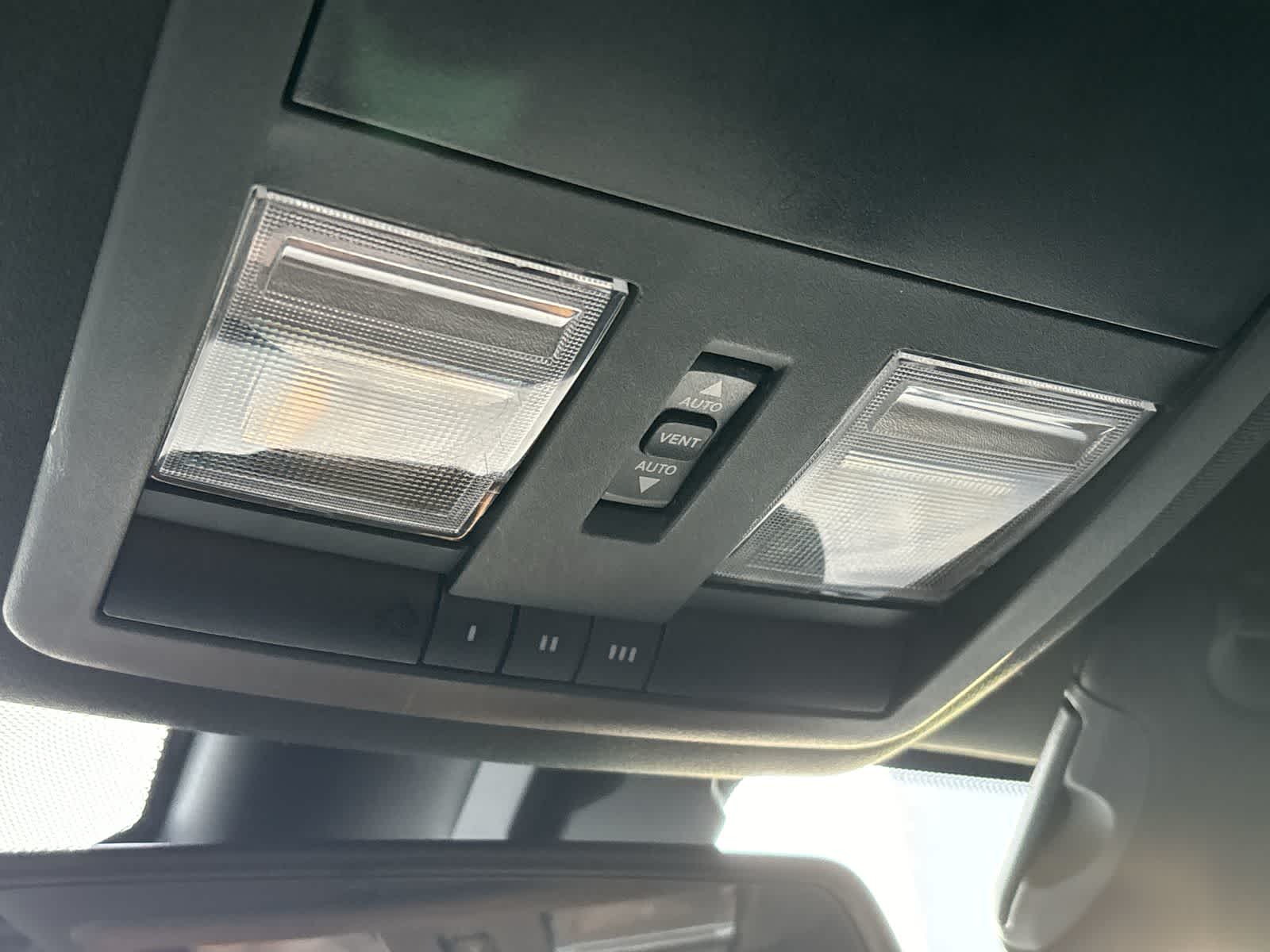 Thumbnail: 2015 Dodge Challenger - 28