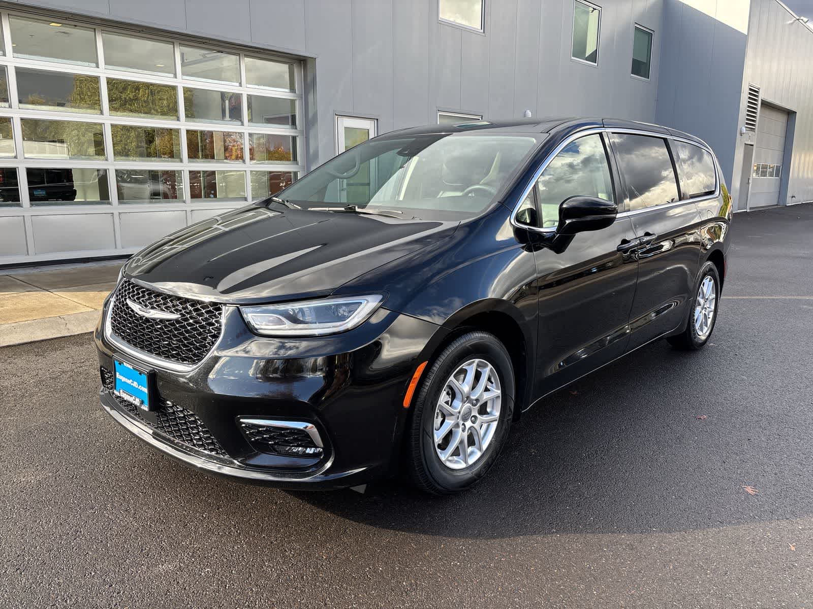 Used 2024 Chrysler Pacifica Touring L Van Passenger Van