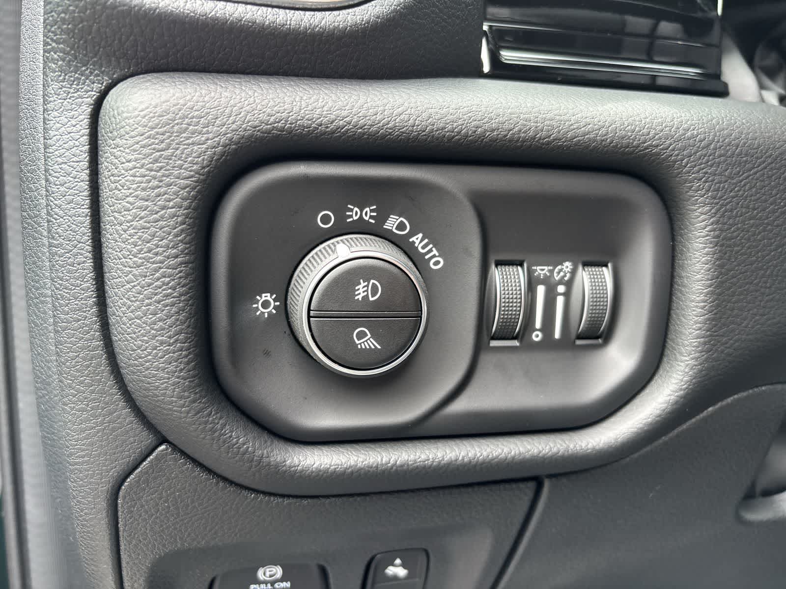 Thumbnail: 2026 RAM 1500 - 13