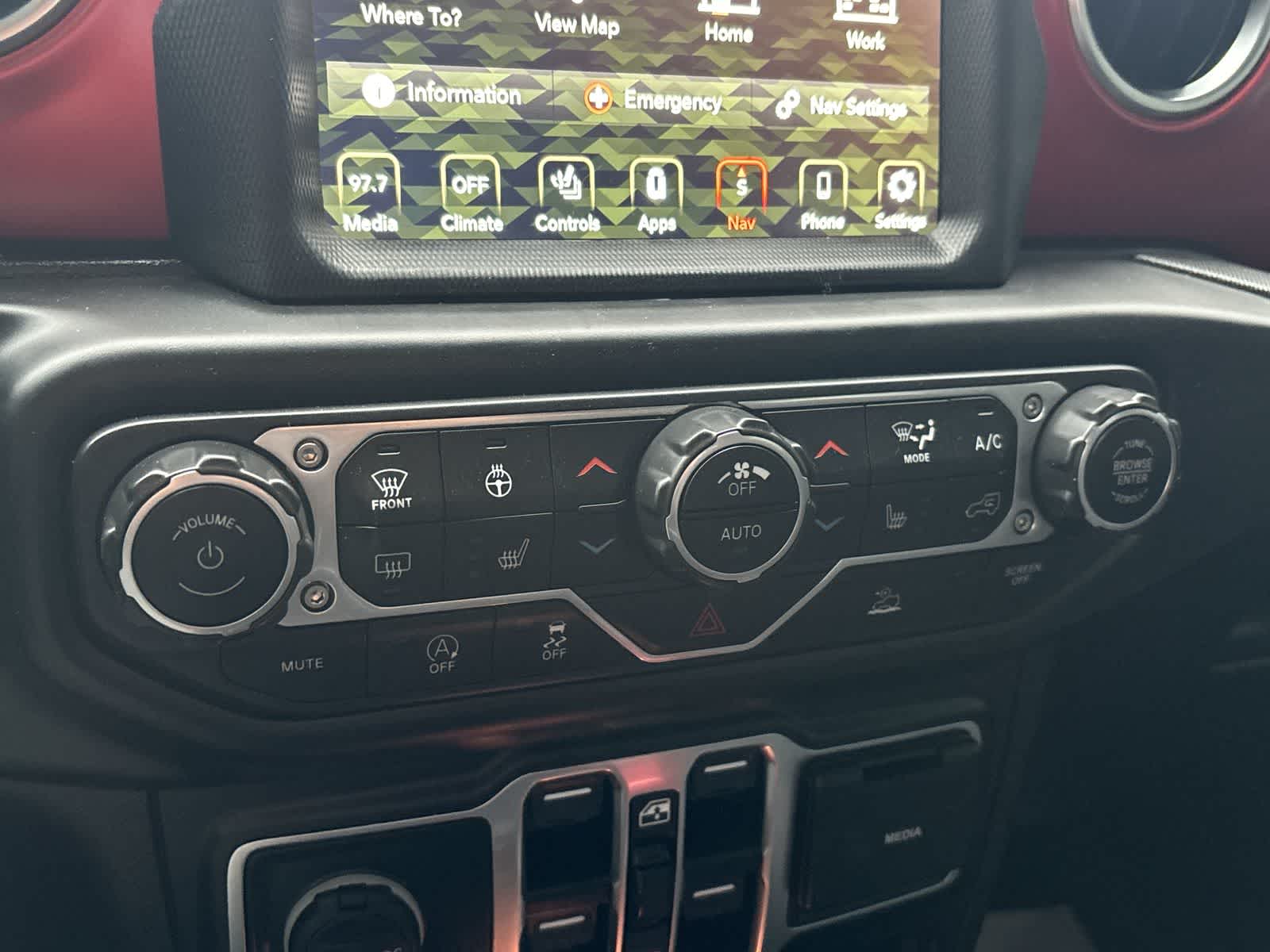 Thumbnail: 2021 Jeep Gladiator - 19