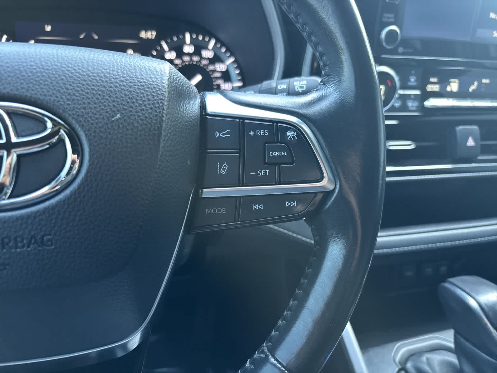Thumbnail: 2021 Toyota Highlander - 11
