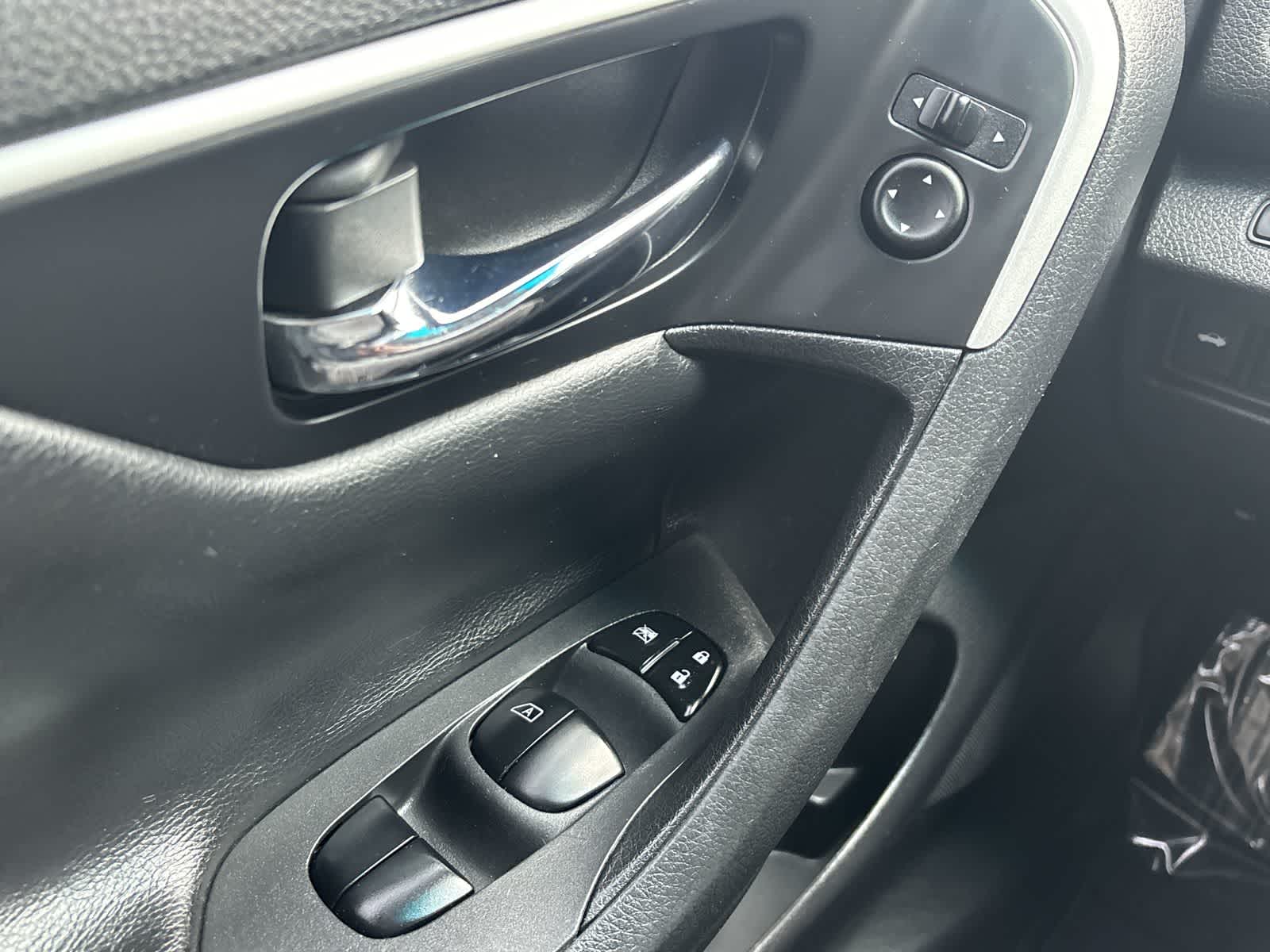 Thumbnail: 2016 Nissan Altima - 25