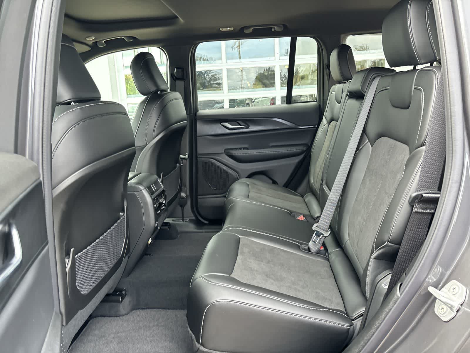 Thumbnail: 2025 Jeep Grand Cherokee - 8