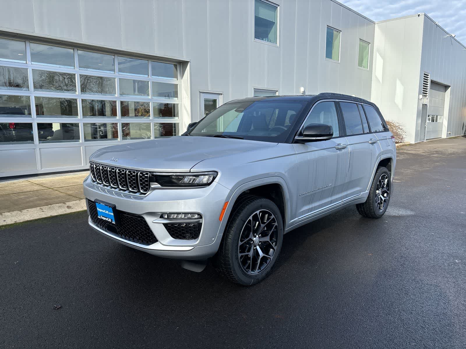 Thumbnail: 2025 Jeep Grand Cherokee - 1