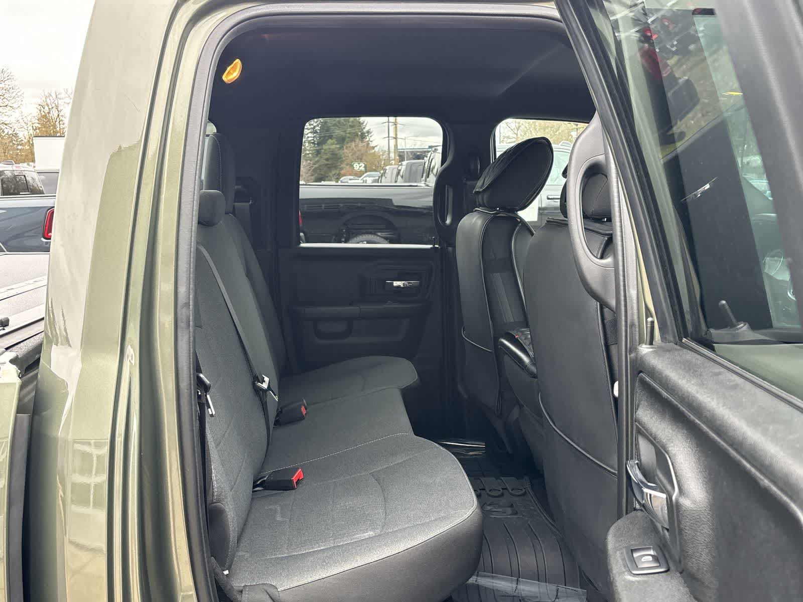 Thumbnail: 2021 RAM 1500 Classic - 10