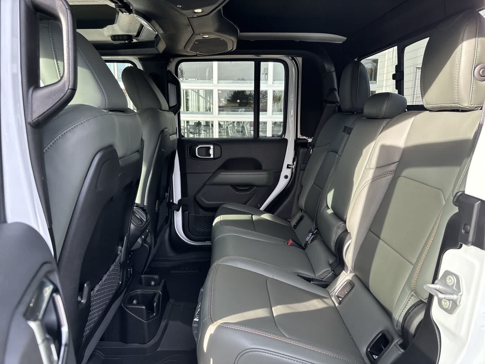 Thumbnail: 2025 Jeep Gladiator - 10