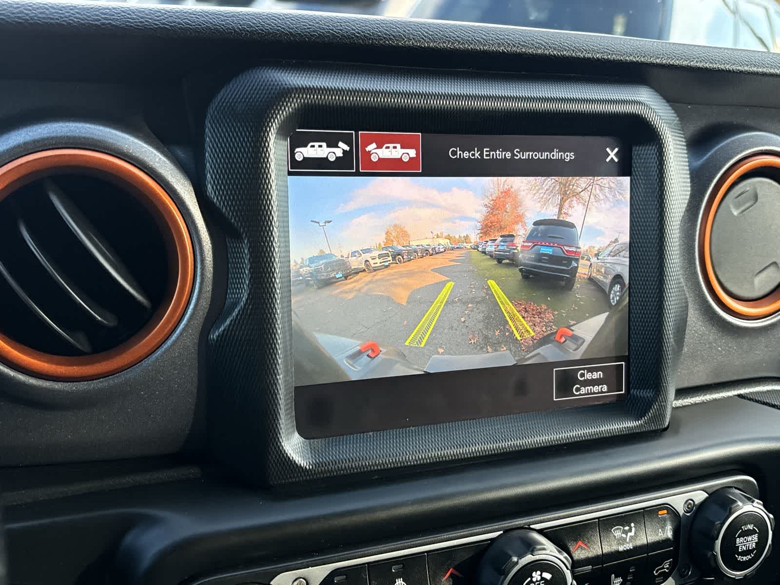 Thumbnail: 2021 Jeep Gladiator - 25