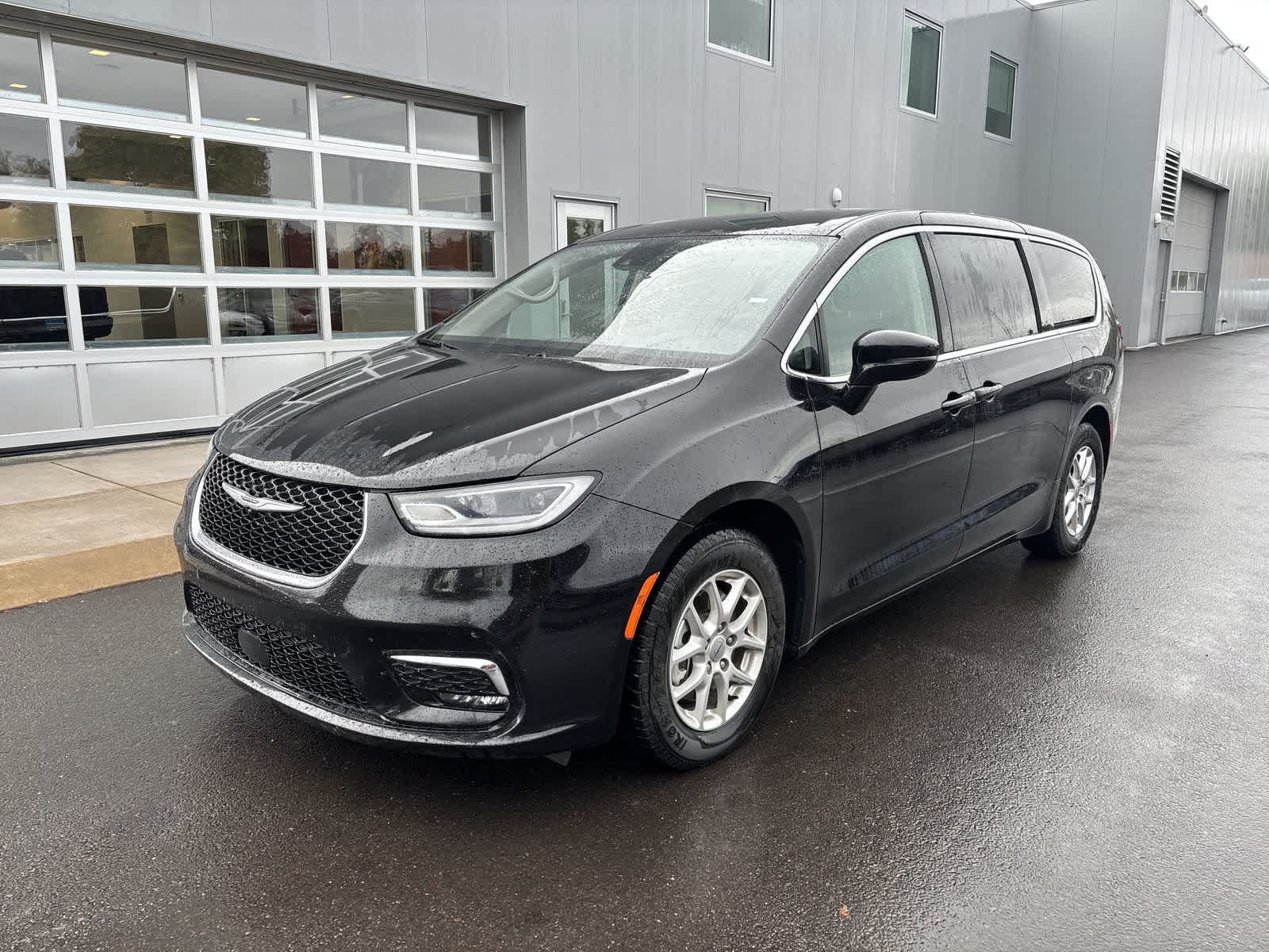 Used 2024 Chrysler Pacifica Touring L Van Passenger Van