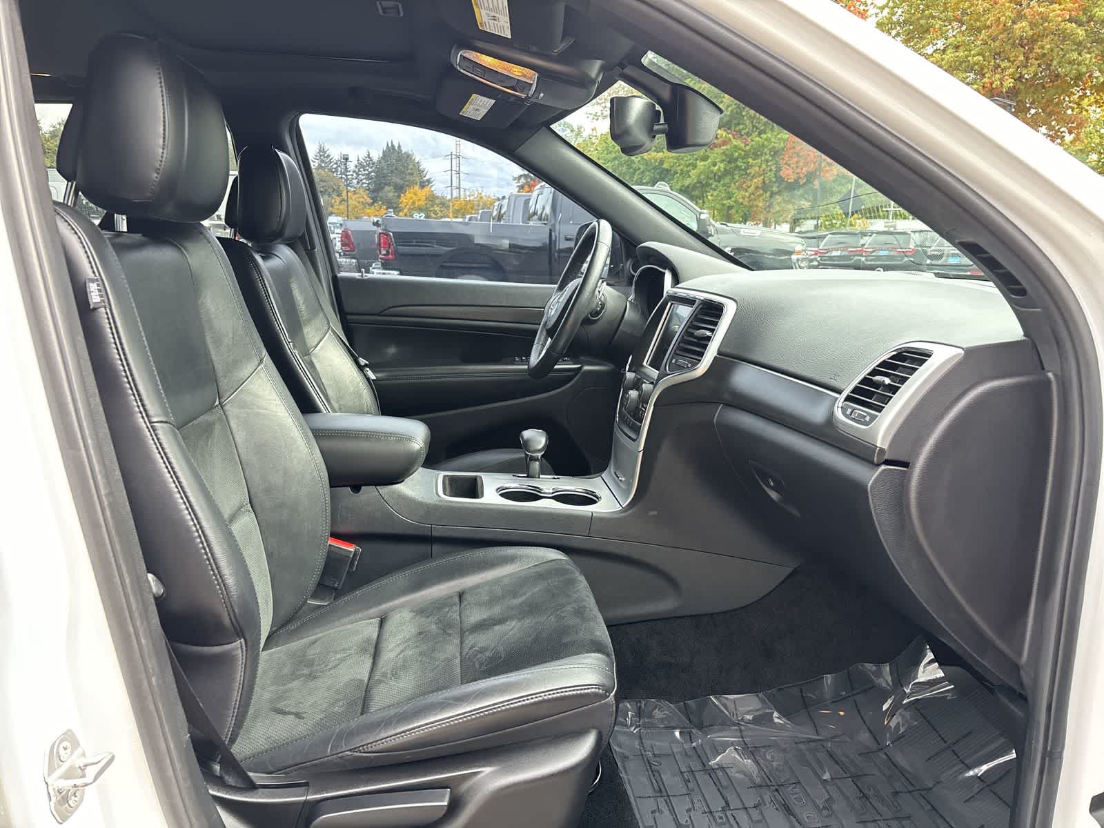 2015 Jeep Grand Cherokee Laredo photo 3
