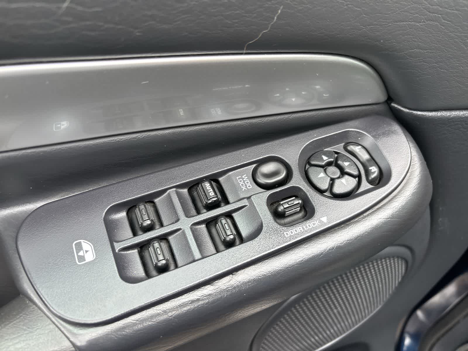 Thumbnail: 2004 Dodge Ram 2500 - 9