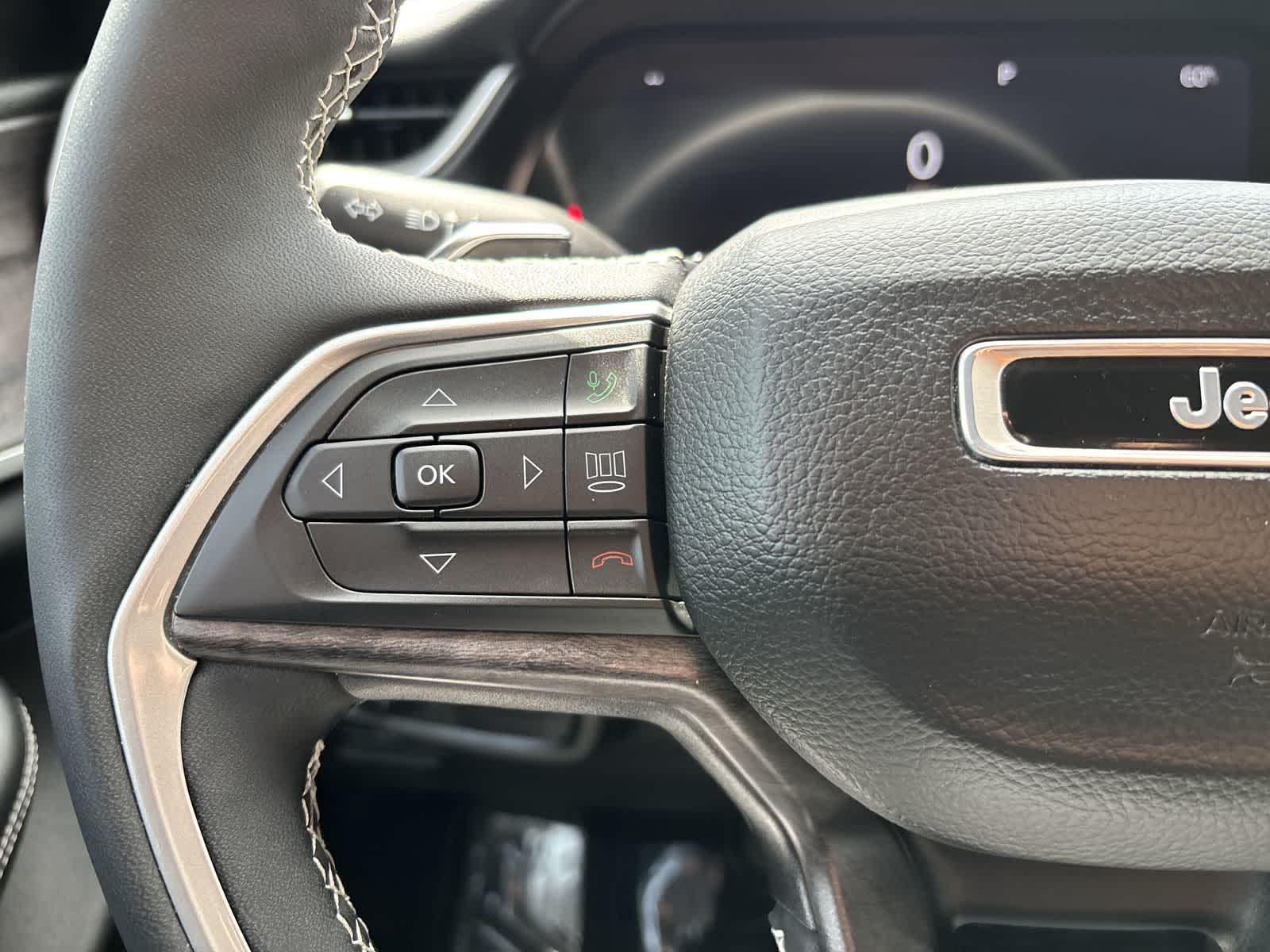 Thumbnail: 2023 Jeep Grand Cherokee - 12